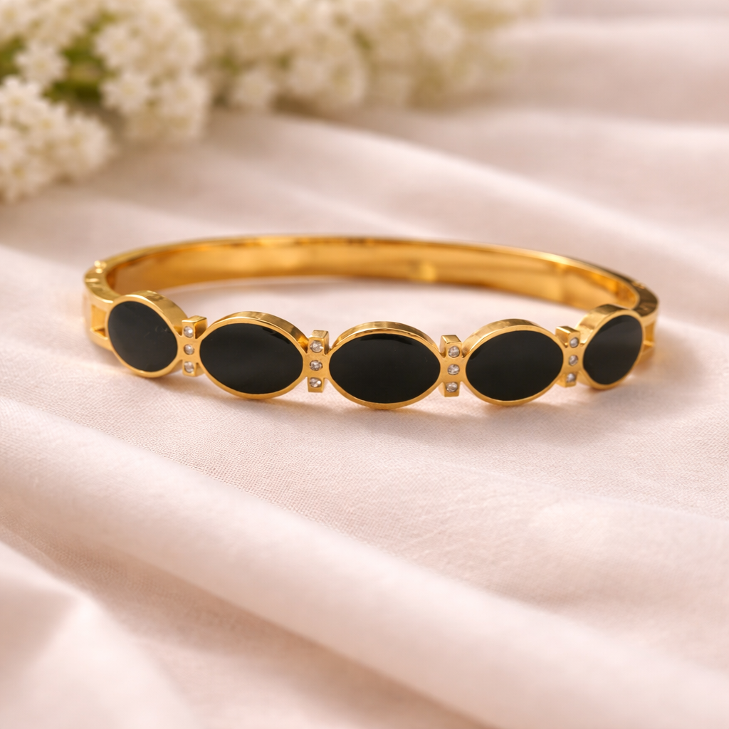 Lunelle Noir Bangle