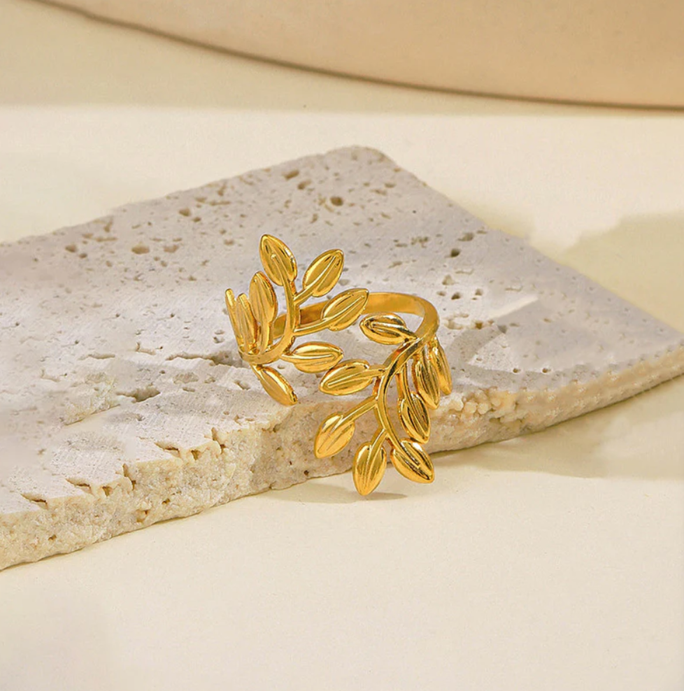 Olivelle Wrap Ring