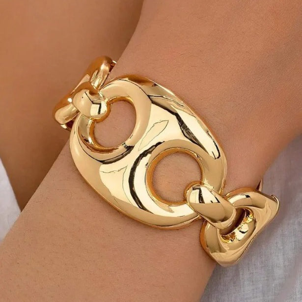 Sculpted Link Cuff