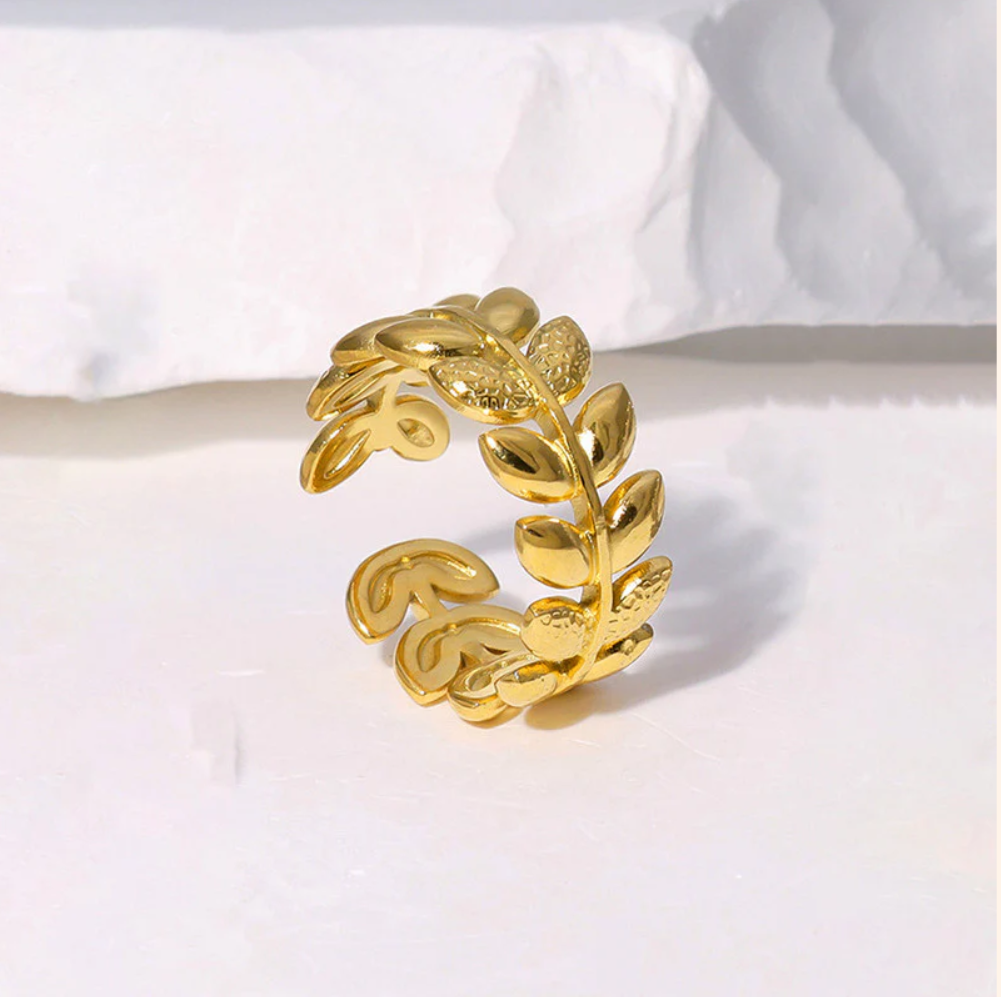Aurelia Vine Ring