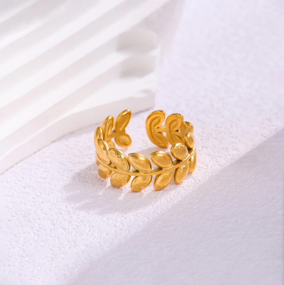 Aurelia Vine Ring