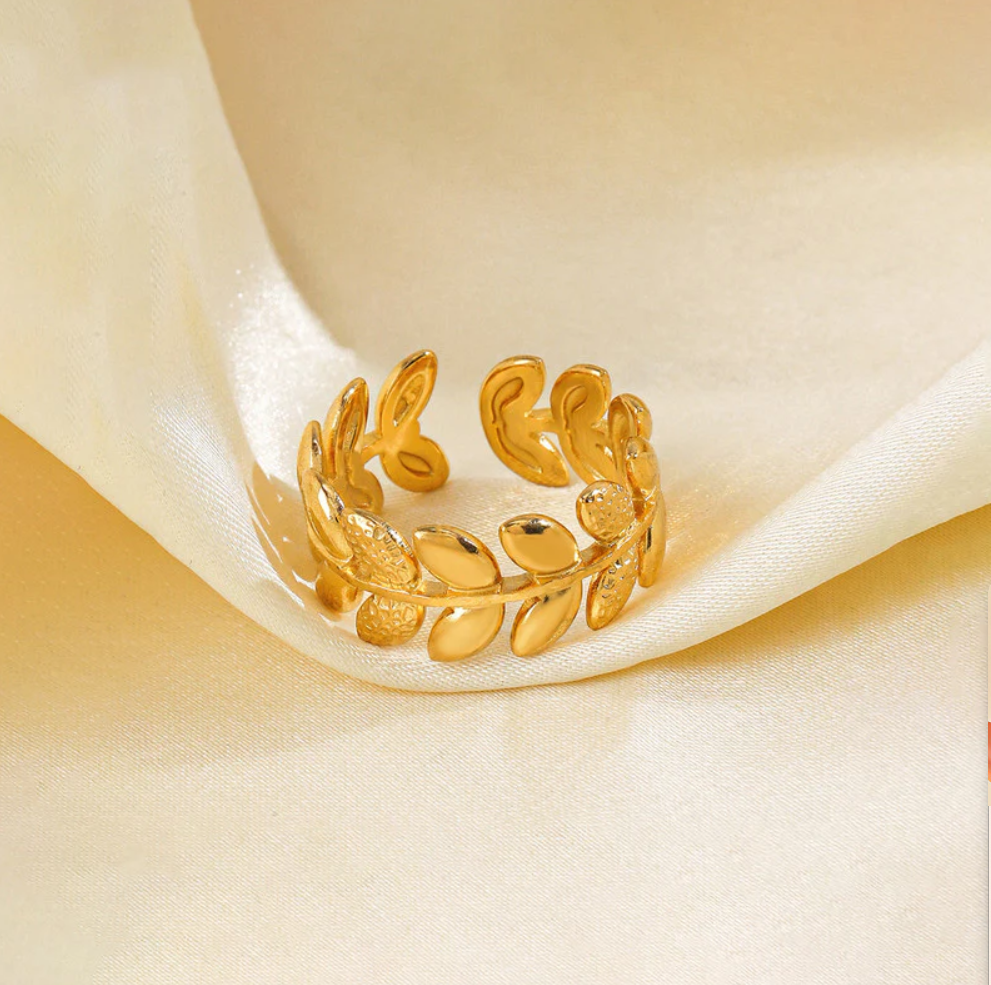 Aurelia Vine Ring