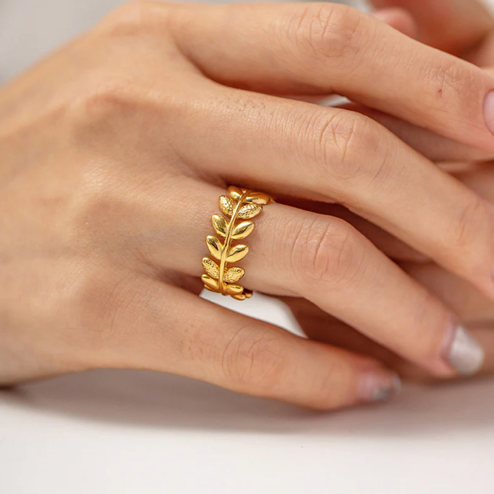 Aurelia Vine Ring