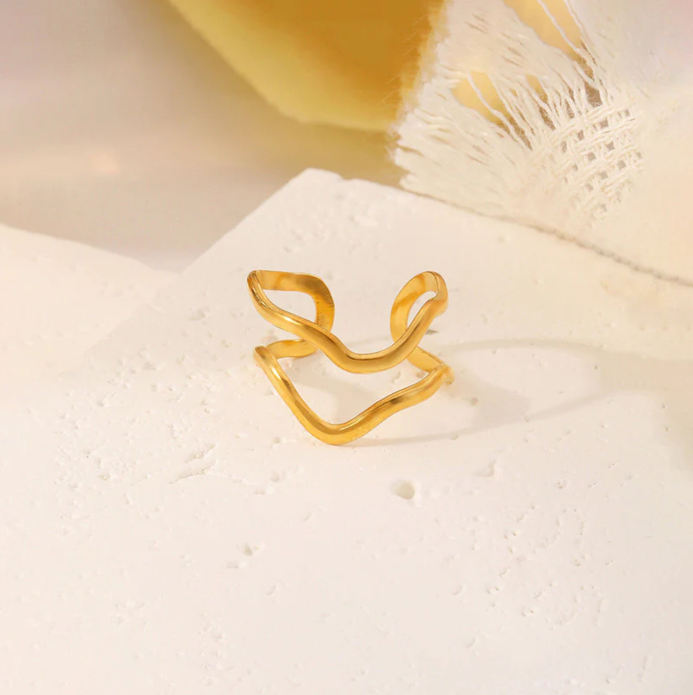 Aveline Wave Ring
