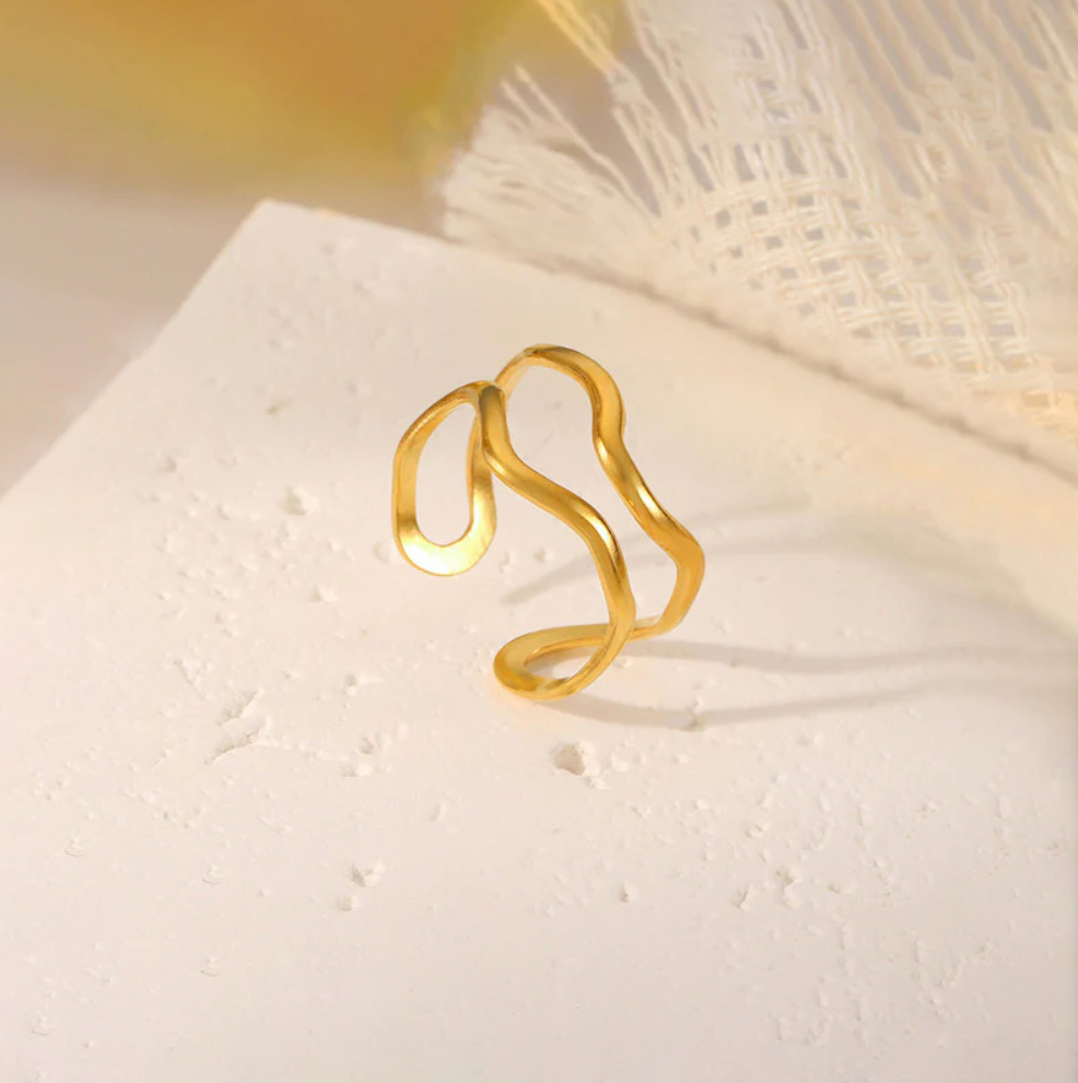 Aveline Wave Ring