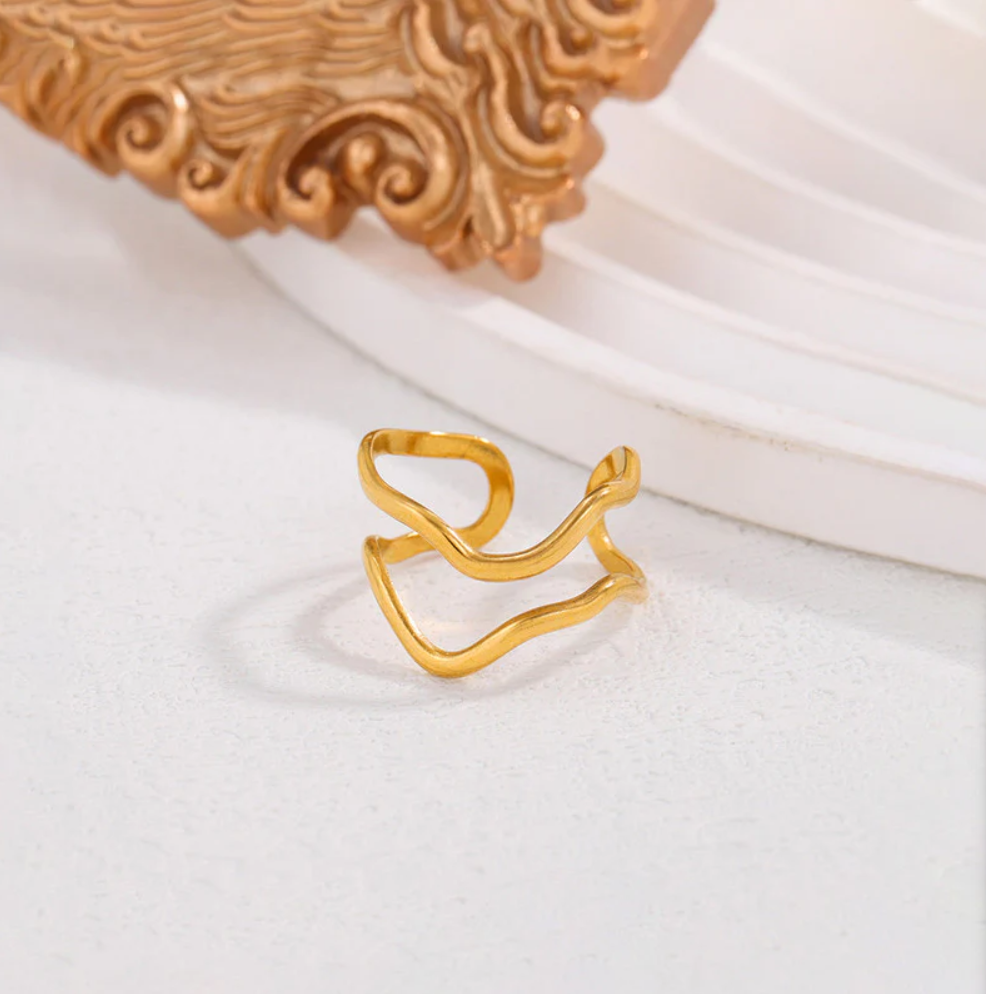 Aveline Wave Ring