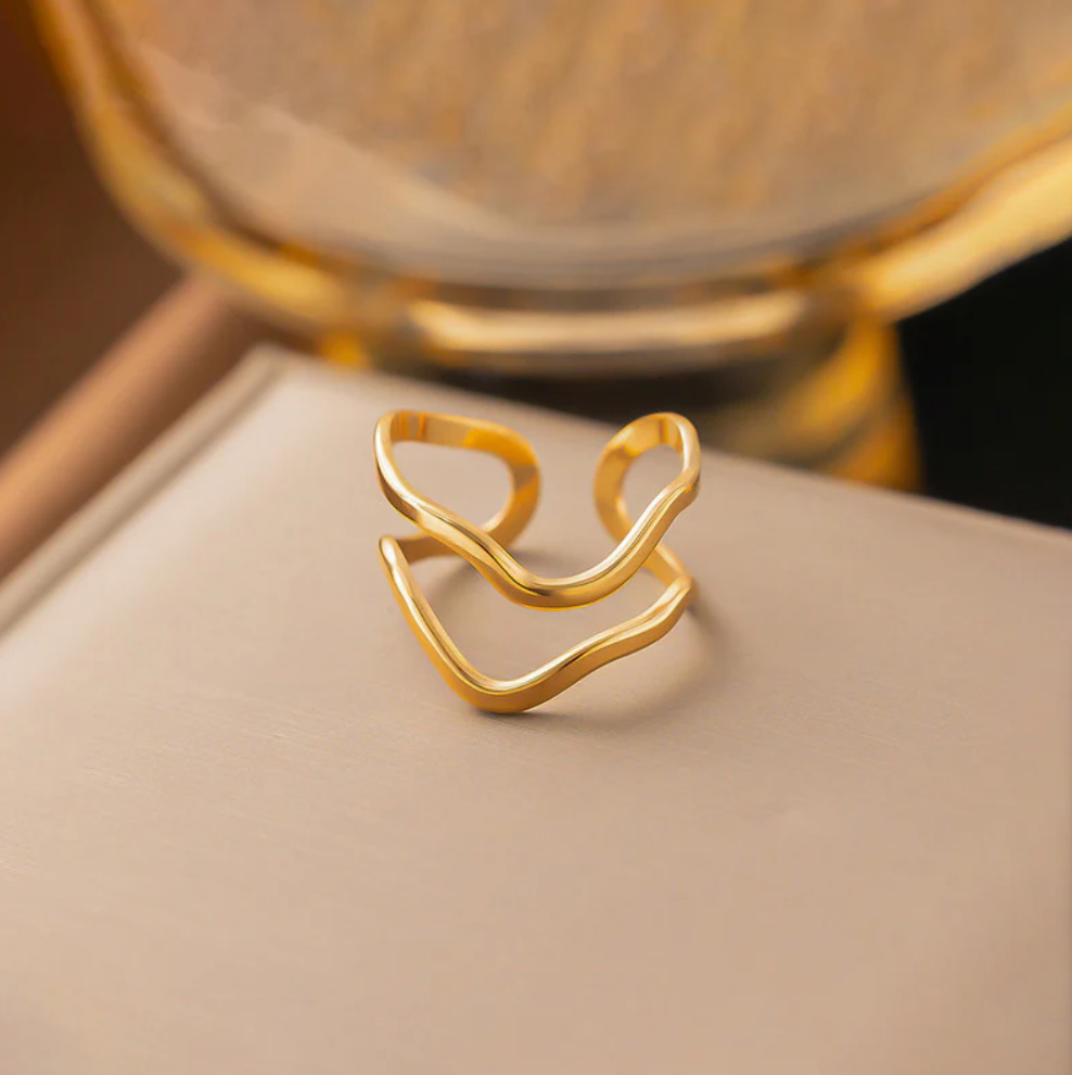 Aveline Wave Ring