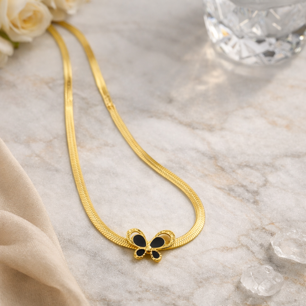 Noir Flutter Necklace