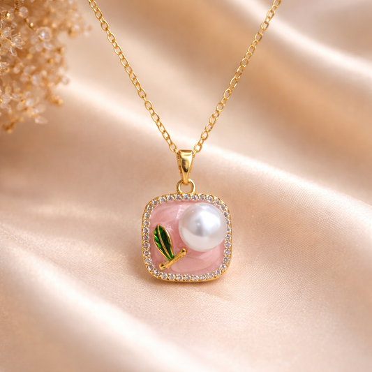 Rosavelle Pearl Glow Pendant