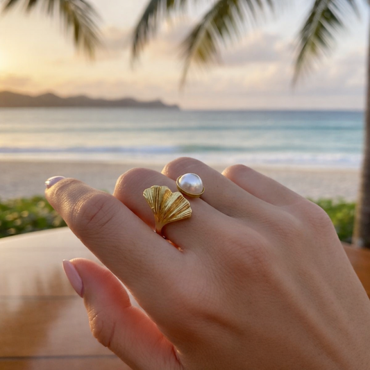 Aura GinkgoPearl Ring