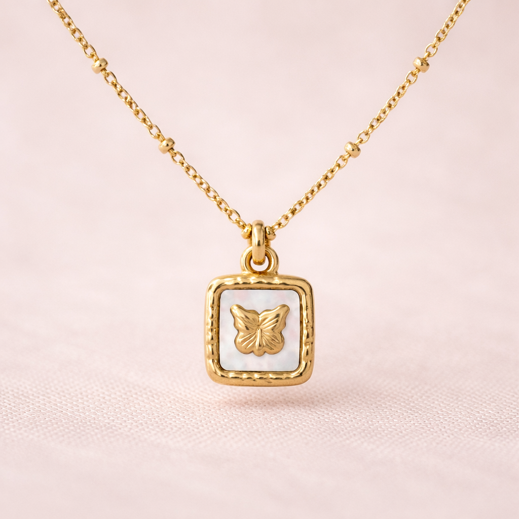 Élanora Butterfly Pendant Necklace