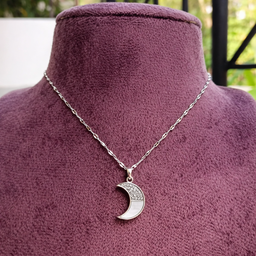 Orlune Silver Glow Necklace