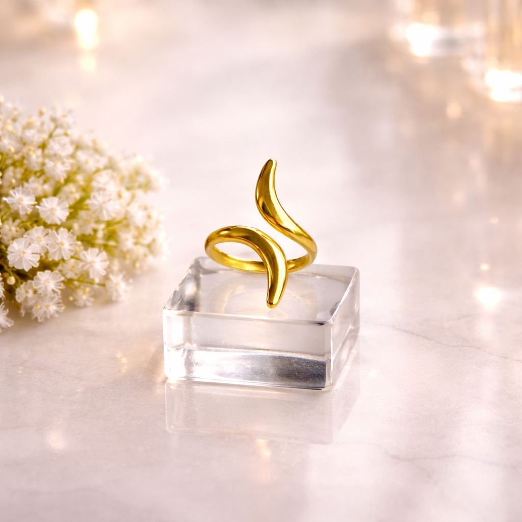 Auralyn Flow Ring