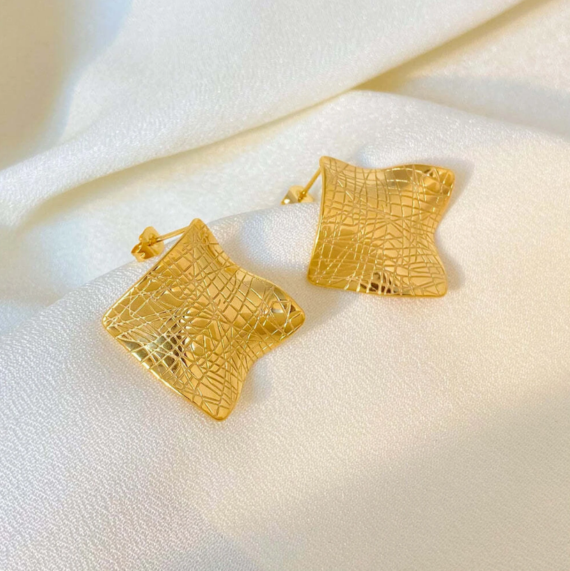 Élan Weave Stud Earrings