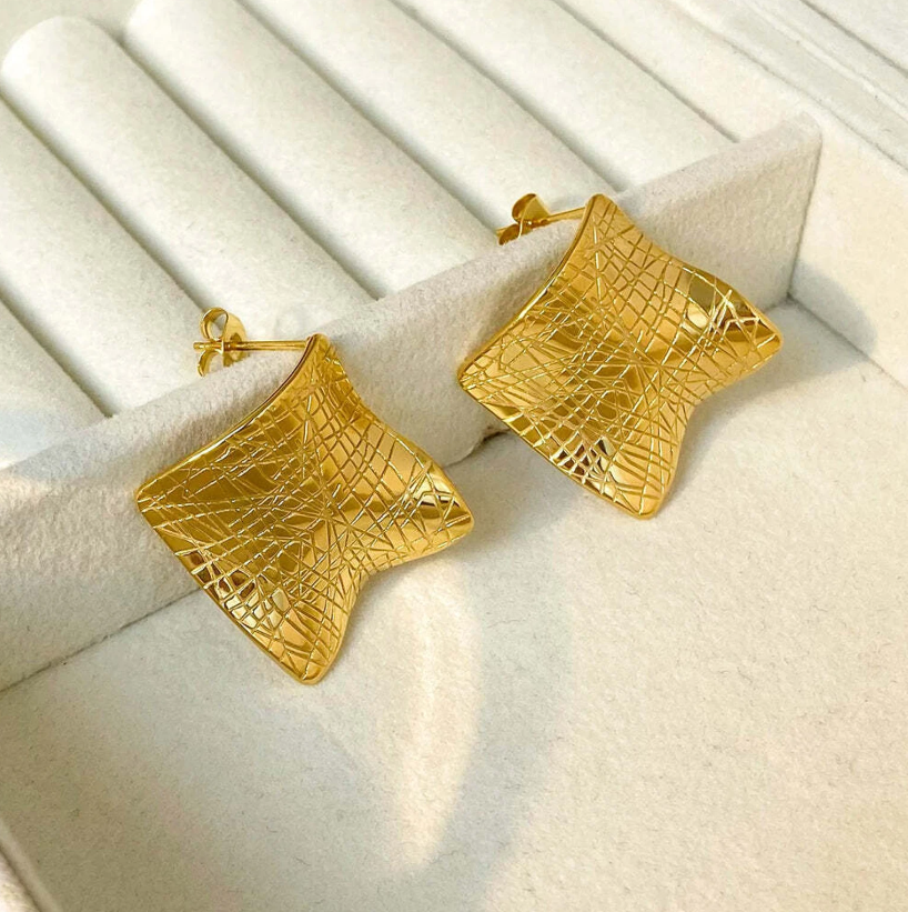 Élan Weave Stud Earrings