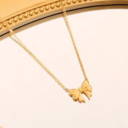Elara Bow Elegance Necklace
