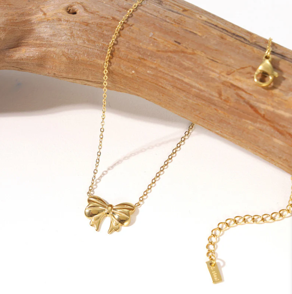 Elara Bow Elegance Necklace