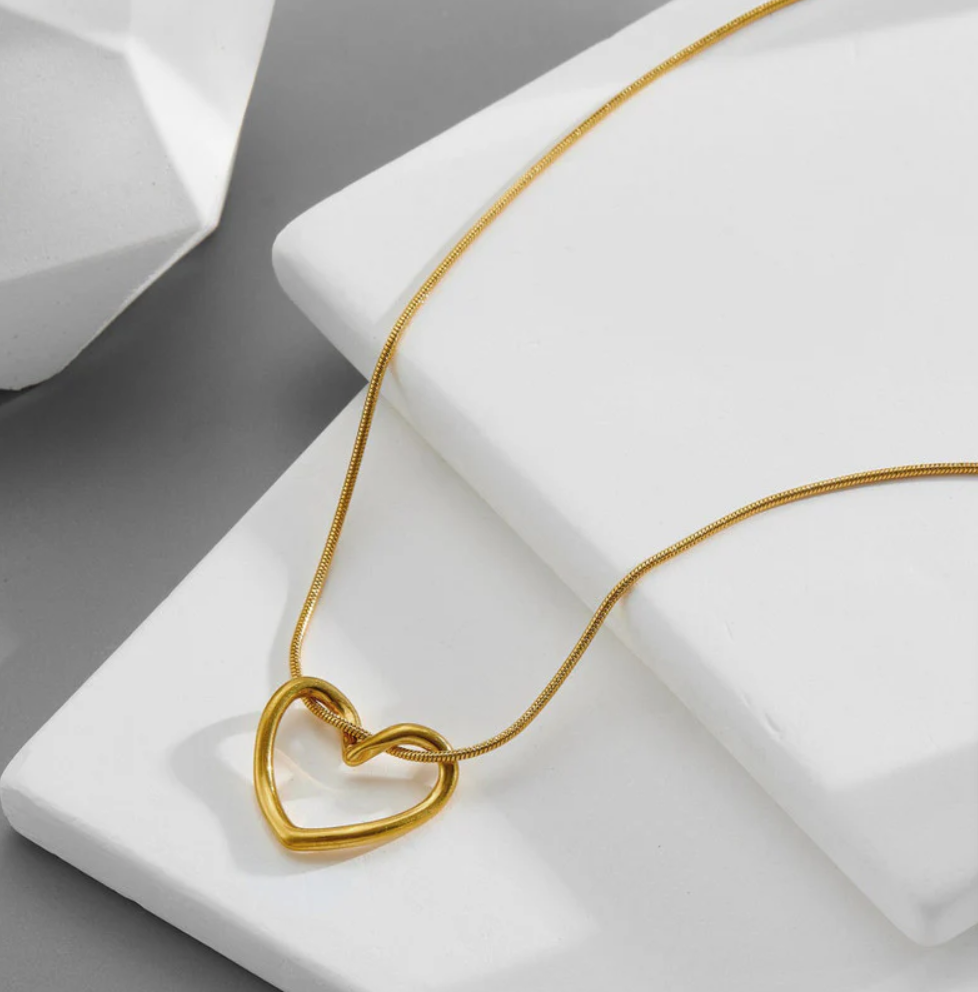 Golden Heart Elegance Necklace