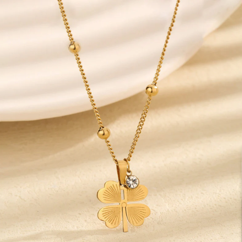 Lumière Clover Charm Necklace