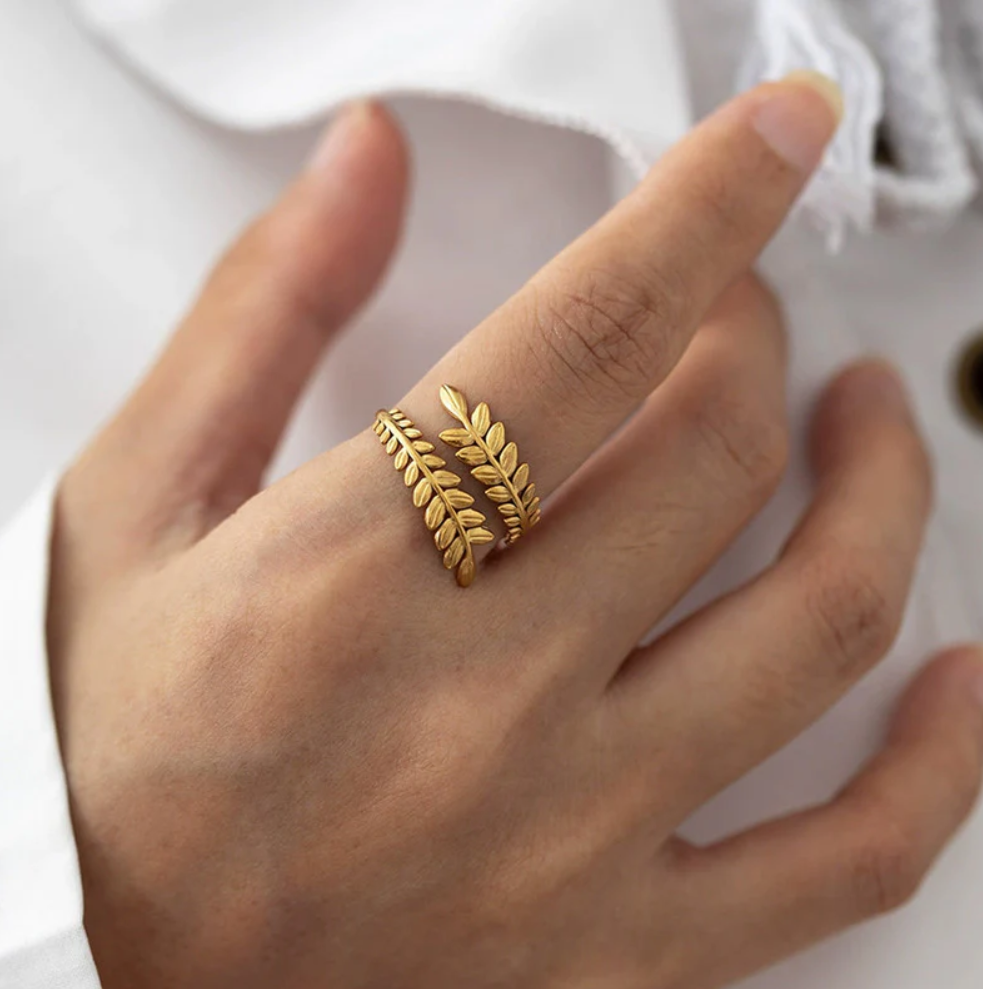 Olivelle Leaf Wrap Ring