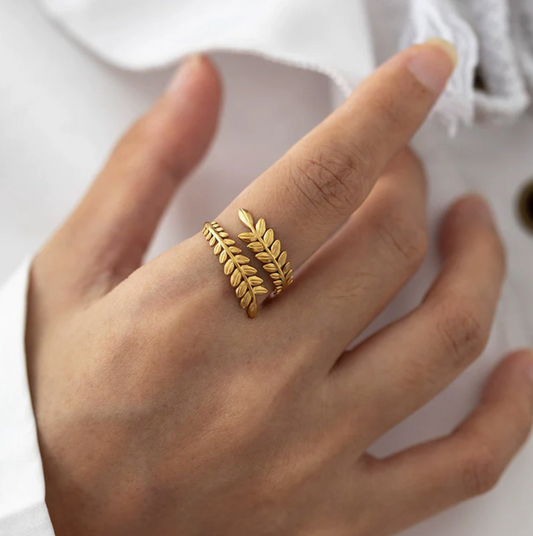 Olivelle Leaf Wrap Ring