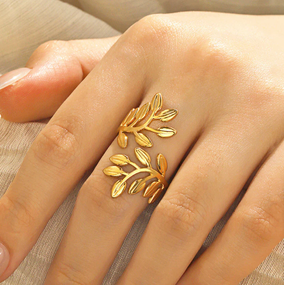 Olivelle Wrap Ring