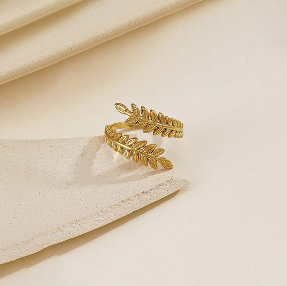 Olivelle Leaf Wrap Ring