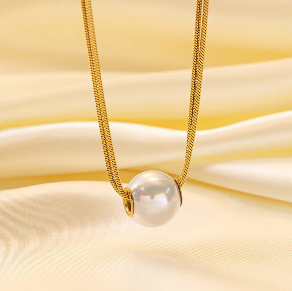 Zerelle Pearl Glow Necklace