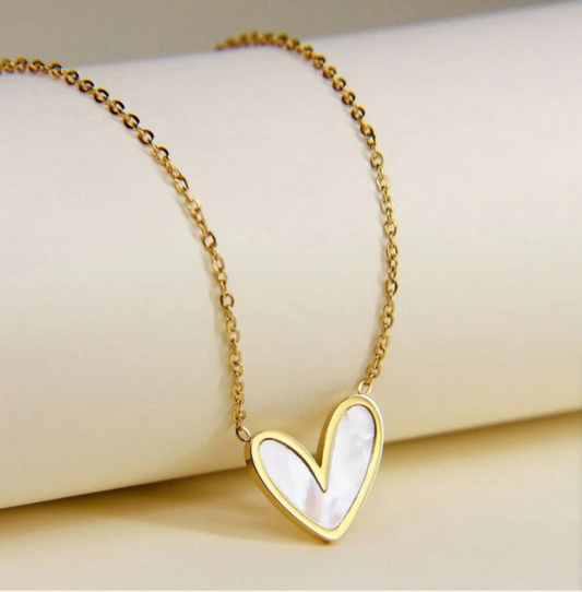Lunara Heart Glow Necklace