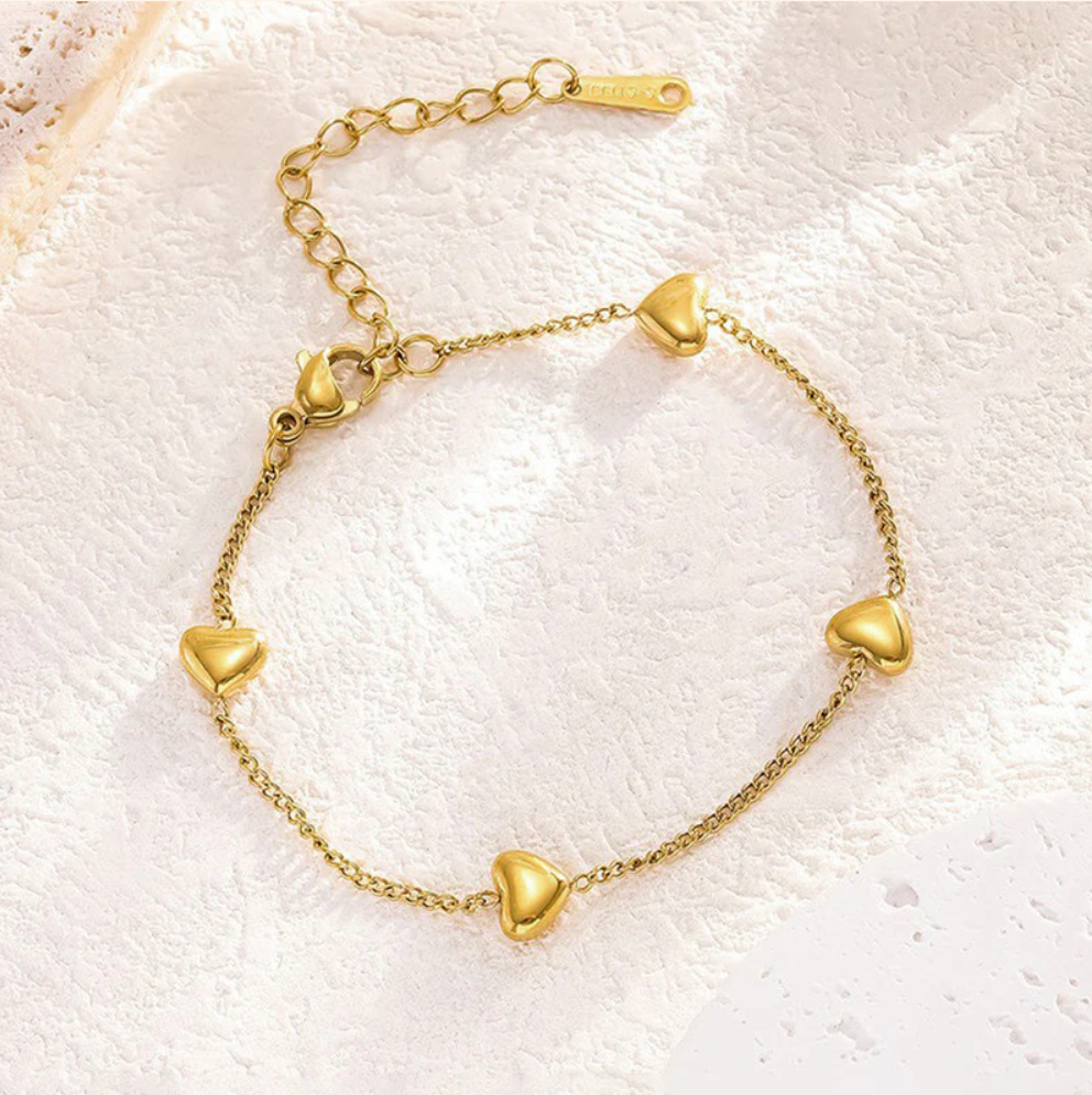 Amoura D’Or – Golden Heart Symphony Bracelet