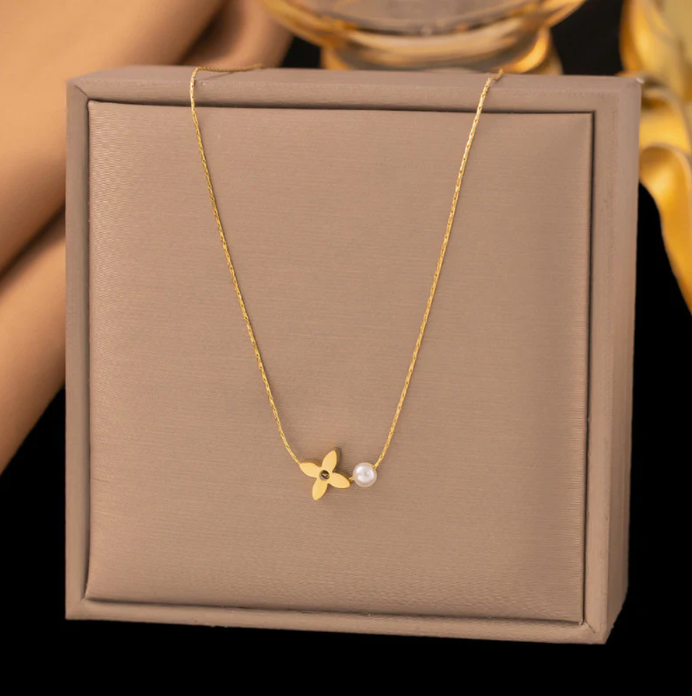 Fleuréa Pearl Bloom Necklace