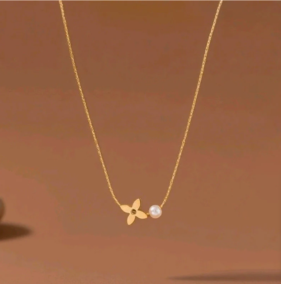 Fleuréa Pearl Bloom Necklace