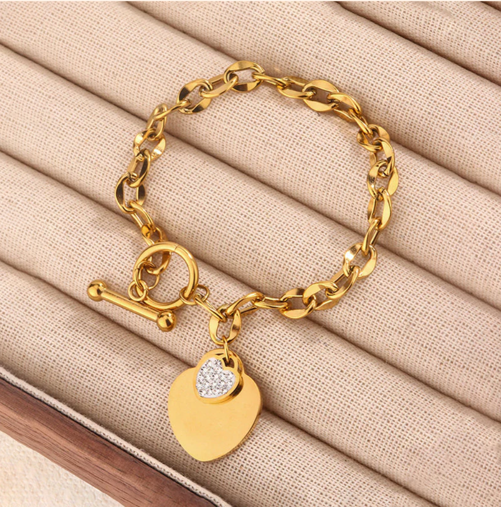 Maison Veloura – Cœur Élitaire Charm Bracelet