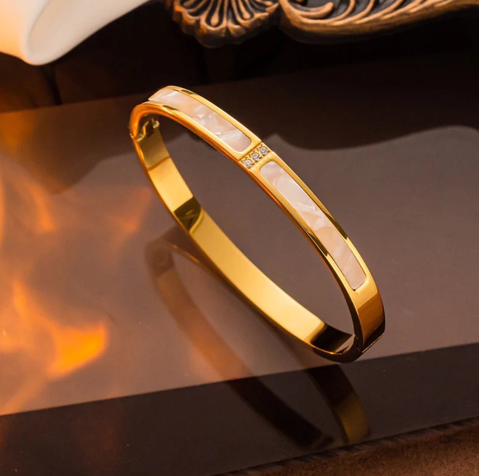 Pristine Bracelet Bangle