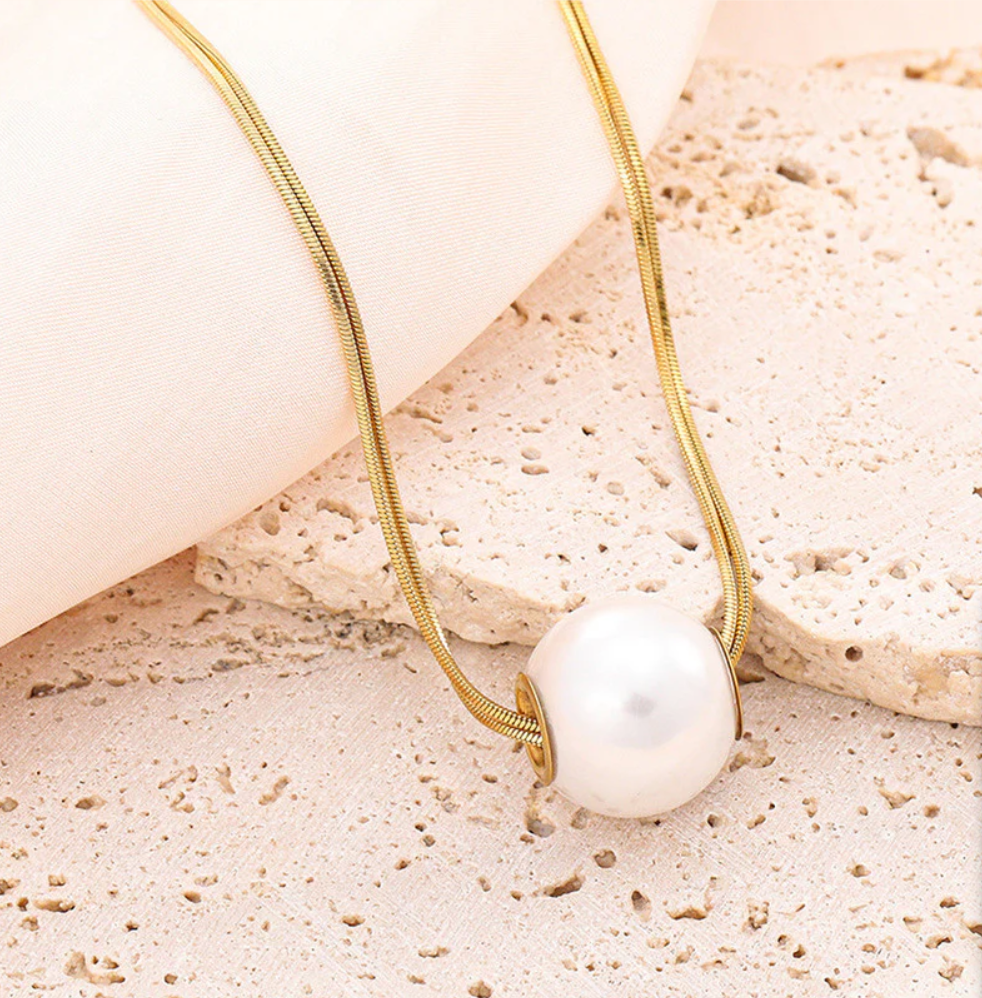 Zerelle Pearl Glow Necklace