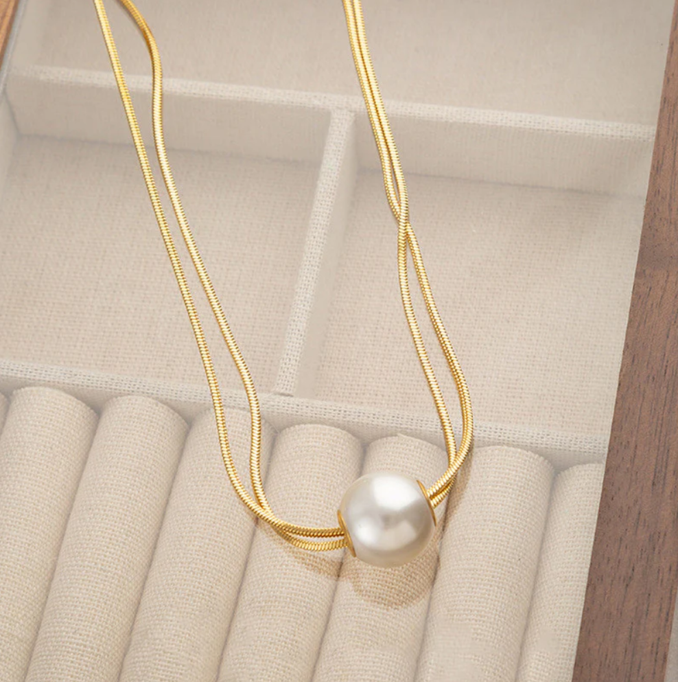 Zerelle Pearl Glow Necklace