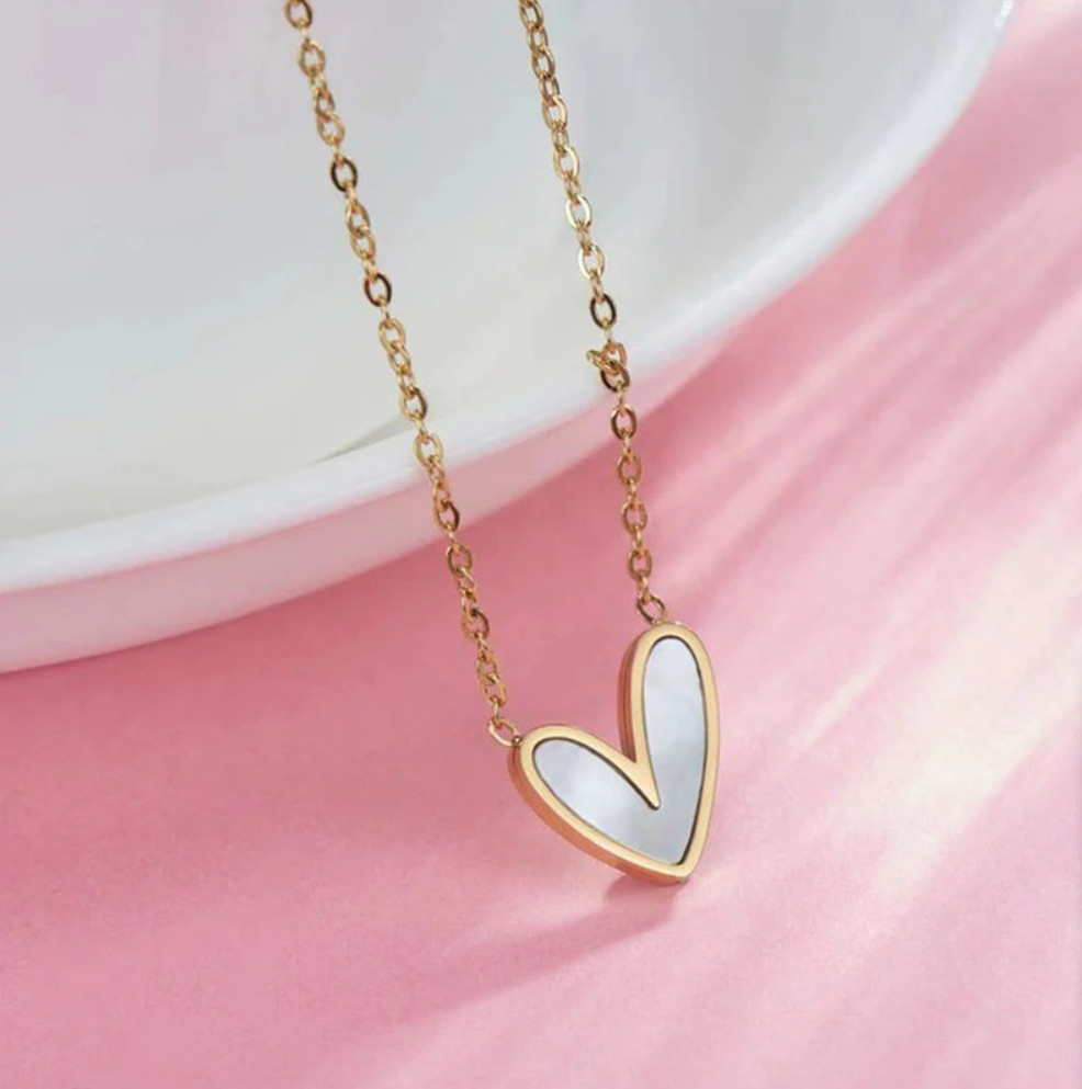 Lunara Heart Glow Necklace