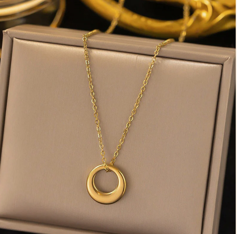 Aveline Circle Glow Necklace