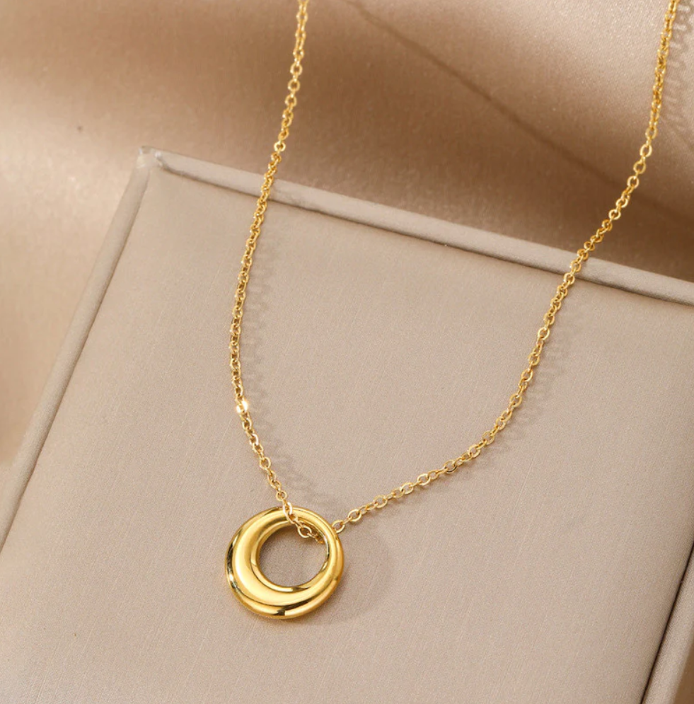 Aveline Circle Glow Necklace