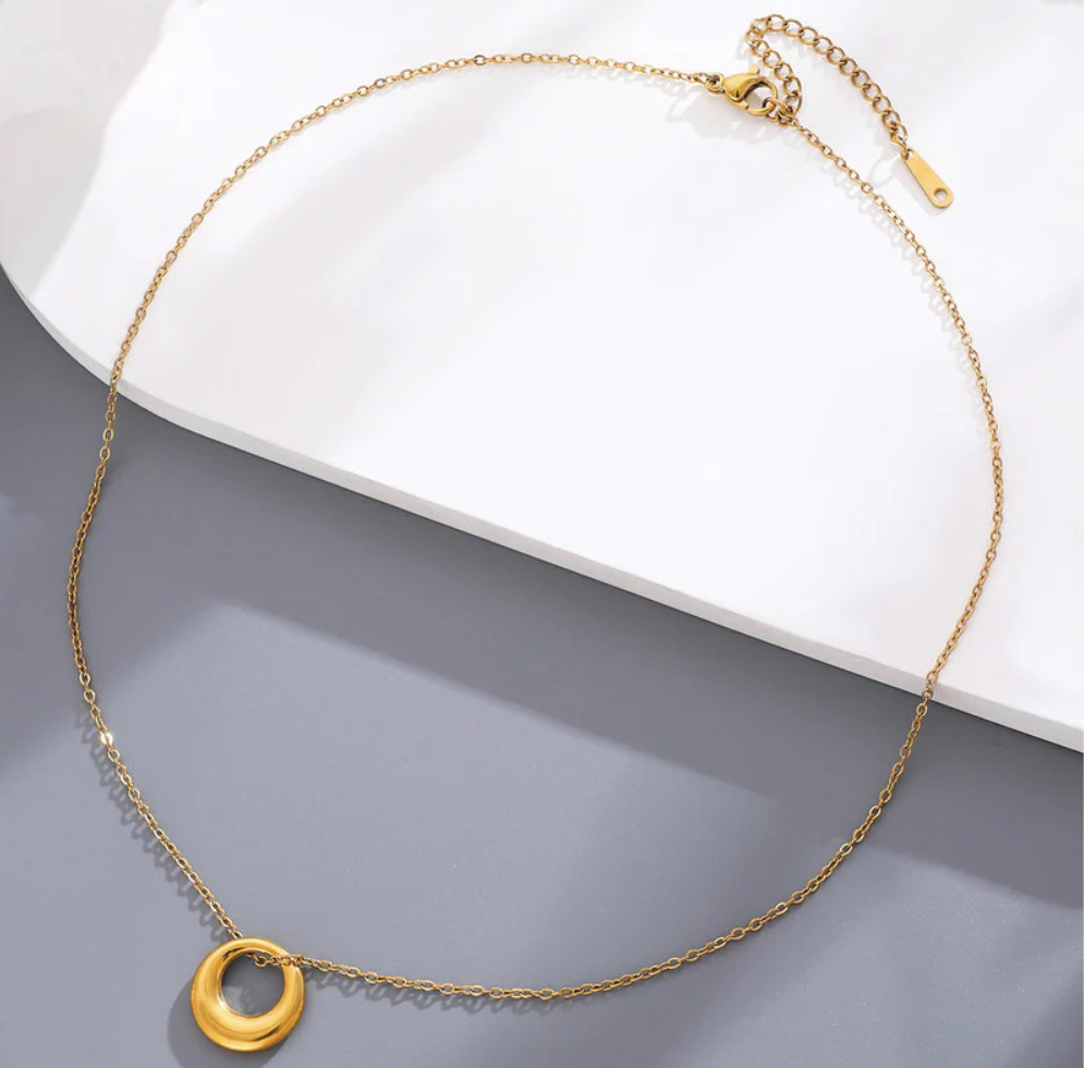 Aveline Circle Glow Necklace