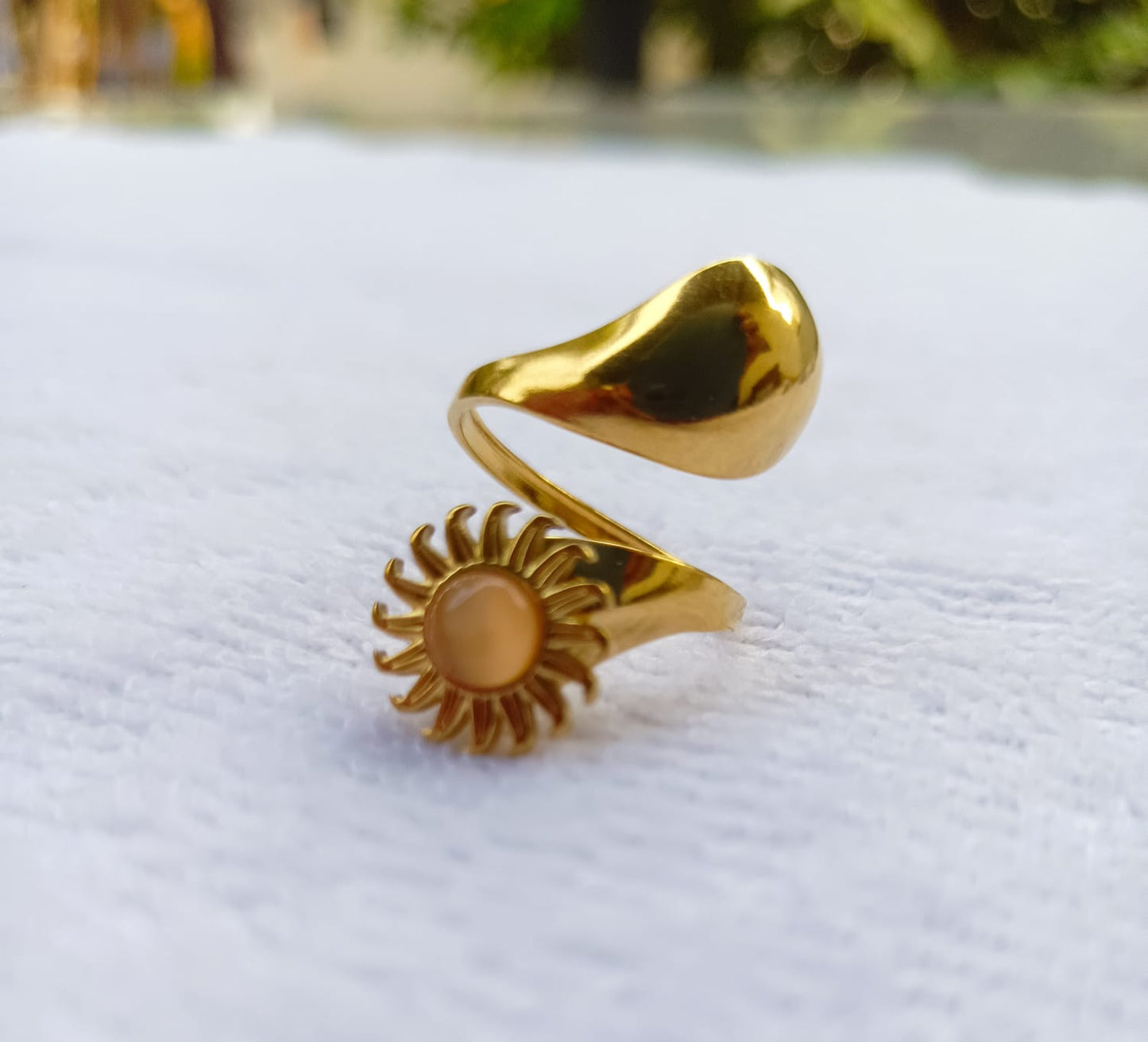 Luxe Oge Solar Radiance Ring