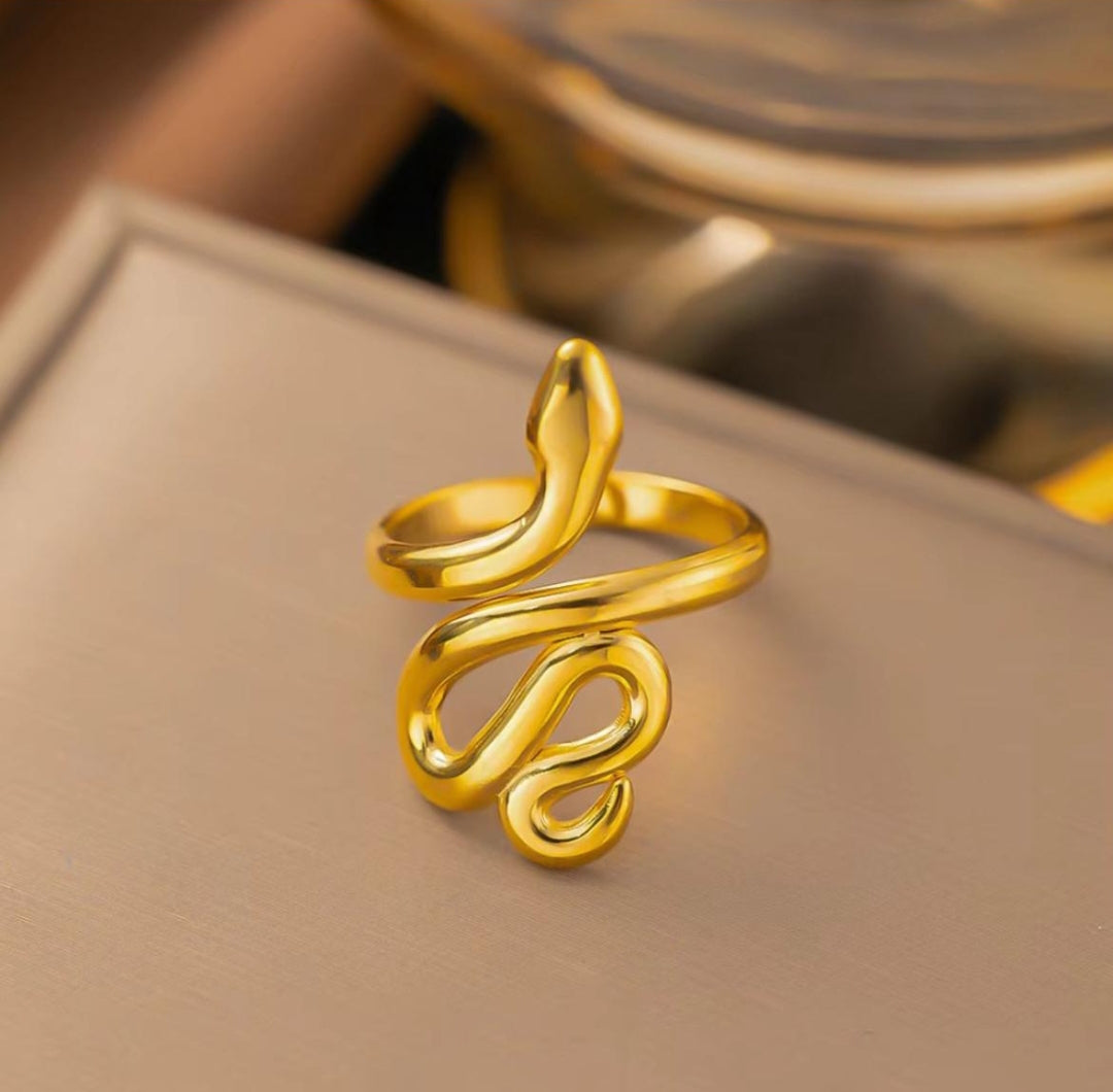 Velcien Serpente Ring